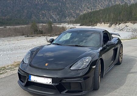 Porsche Cayman GT4 PDK