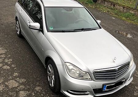 Mercedes-Benz C 180 T BlueEFFICIENCY -