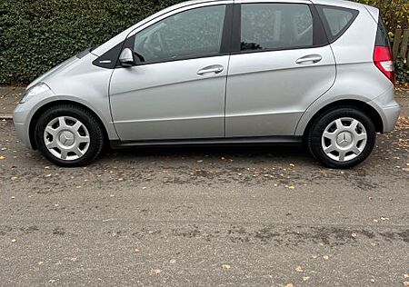 Mercedes-Benz A 160 gebraucht kaufen Mercedes-Benz A 160 CDI ELEGANCE BlueEFFICIENCY ELEGANCE