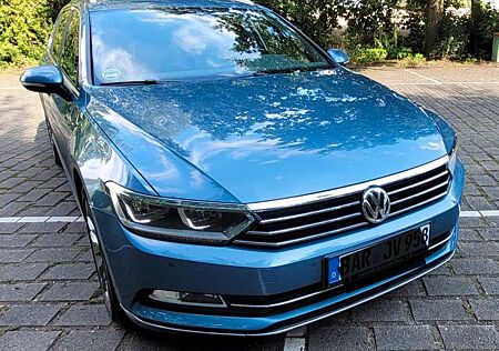 VW Passat Variant Volkswagen PassatVariant 2.0 TDI,DSG Highline,Massage,Pano