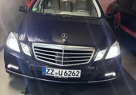 Mercedes-Benz E 220 CDI BlueEFFICIENCY ELEGANCE