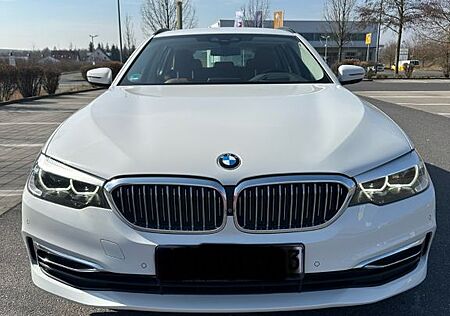 BMW 520d Touring A - Luxury Line