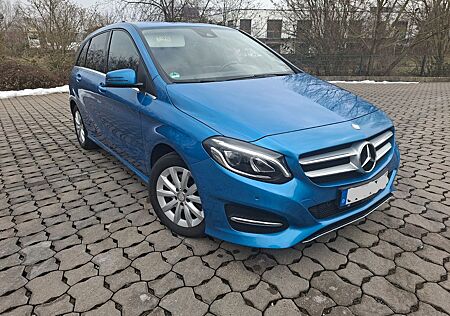 Mercedes-Benz B 200 , sehr gepflegt, Scheckheft, 8-Fach Ber.