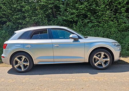Audi Q5 2.0 TFSI S tronic quattro -