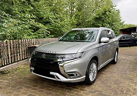 Mitsubishi Plug in Hybrid Outlander Plug-in Hybrid Outlander 2.4 MIVEC PLUG-IN H...