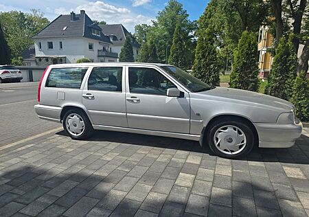Volvo V70 Service Neu