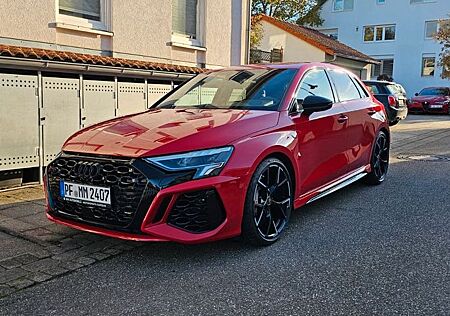 Audi RS3 gebraucht kaufen Audi RS3 Vmax/Keramik/RS-Sitze/RS-Pakete