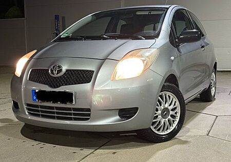 Toyota Yaris Cool 1,0 Benzin TÜV Frisch NEU Gepflegt RS