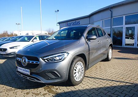 Mercedes-Benz GLA 200 >AUT/LED/NAV/SHZ/Teilleder<