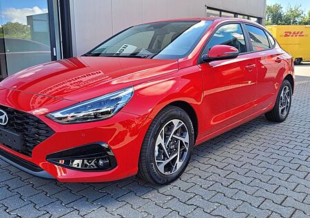Hyundai i30 Fastback*Navi*LED*Shzg*Lhzg*PDC*Cam*16Zoll*