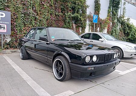 BMW 316 e30