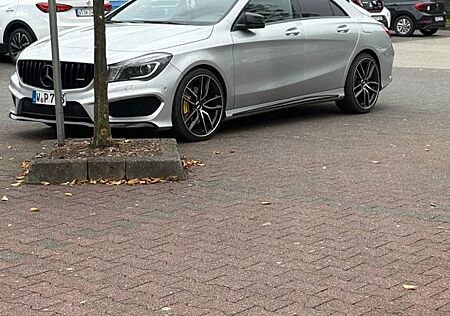 Mercedes-Benz CLA 250 AMG Line