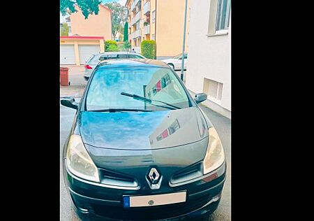 Renault Clio 1.2 - 75 PS - Top Innenraum - ZahnriemenNEU