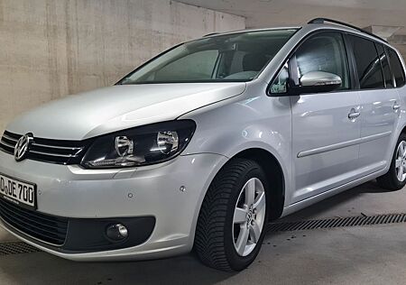 VW Touran Volkswagen 1.6 TDI DSG Comfortline Park Assist StHzg