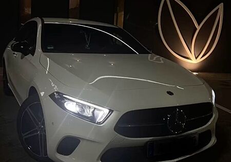Mercedes-Benz A 220