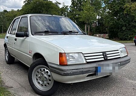 Peugeot 205 GT mit neuem TÜV
