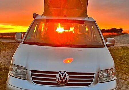 VW T5 California Volkswagen mit Küche & Aufstelldach