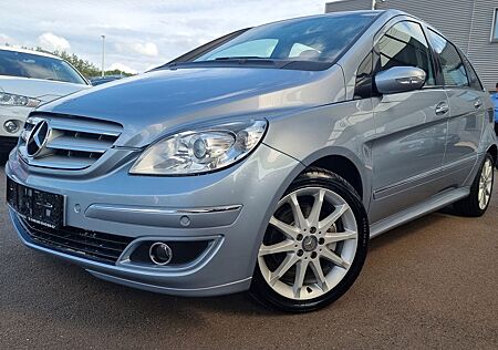 Mercedes-Benz B 200 Aut. Leder Navi Panorama SHZ Klima PDC AHK