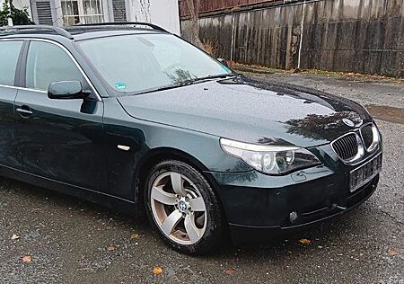 BMW 545i A touring 333 PS V8 Vollausstattung TÜVneu
