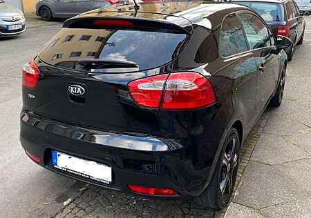 Kia Rio 1.2 Dream Team Edition