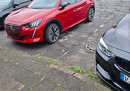 Peugeot 208 GT Elektro Top-Zustand