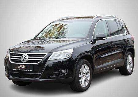 VW Tiguan Volkswagen Sport & Style 4Motion AHK Panorama 1 Hand