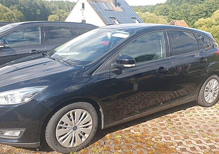 Ford Focus 1,0 EcoBoost 92kW Business Edition Bus...