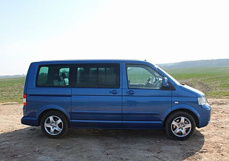 VW T5 Multivan Volkswagen Highline, 8fach Bereift