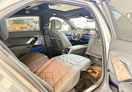 BMW M760e *xDrive*Two*Tone*Individual*3xTV*SkyLounge*