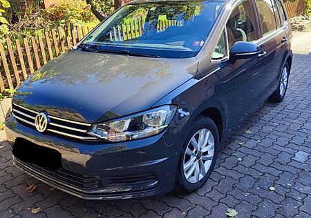 VW Touran Volkswagen 1.2 TSI Comfortline mit Anhängerkupplung