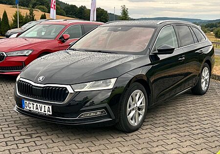 Skoda Octavia Combi IV FirstEdition *Matrix/Nav/8xRad