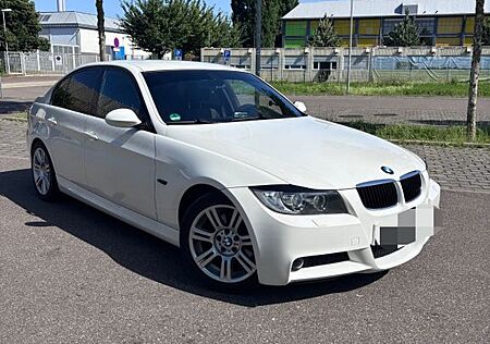 BMW 320d M-Paket 8 Fach-bereift