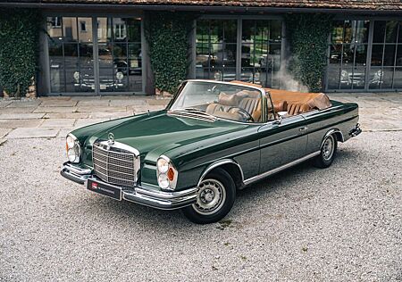 Mercedes-Benz 280 SE 3.5 Cabriolet, 3. Hand, DE, Moosgrün