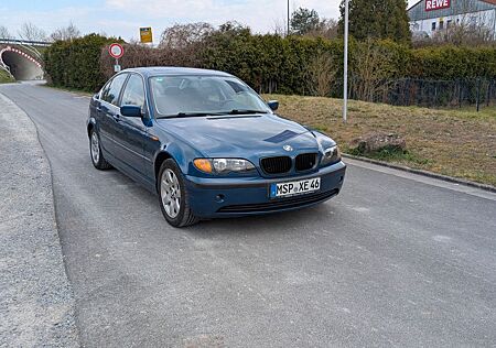BMW 320i -