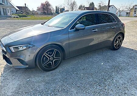 Mercedes-Benz A 180 Autom.Progressive*Widescreen*Amb.light*LED