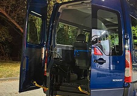 Renault Master Rollstuhl | Plattformlift + Selbstfahrer