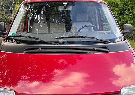 VW T4 Caravelle Volkswagen 2,5-l-Diesel TDI 65kW Standard