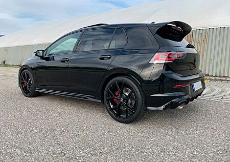 VW Golf Volkswagen 2.0 TSI DSG GTI Clubsport Akra DCC H&K Pan