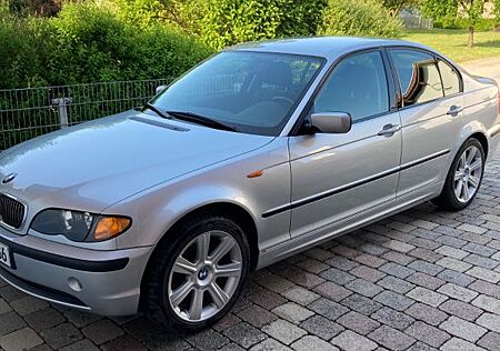 BMW 320i -