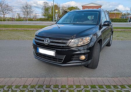 VW Tiguan Volkswagen 2.0 TDI DSG 4MOT BMot Tech Sport & St...