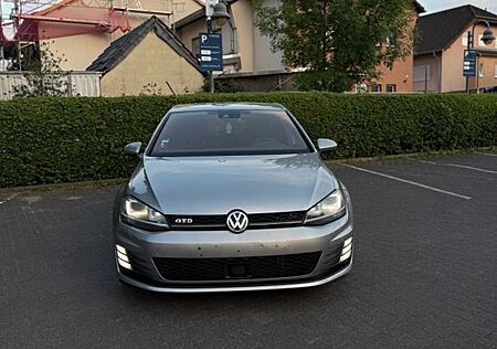VW Golf Volkswagen 2.0 TDI DSG BMT GTD GTD