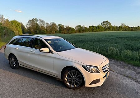 Mercedes-Benz C 220 d 4MATIC T Autom. -