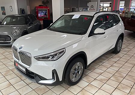 BMW iX1 20 eDrive, wie NEU nur 2.500KM TOP!