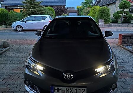 Toyota Auris Team Deutschland - TÜV neu, Reifen neu