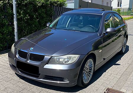 BMW 320i Automatik Schiebe-dach Navi Tempomat PDC