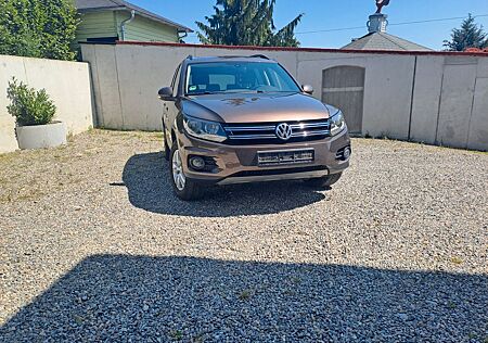 VW Tiguan Volkswagen 2.0 TDI DSG 4MOT BlueMot T Track & Fi...