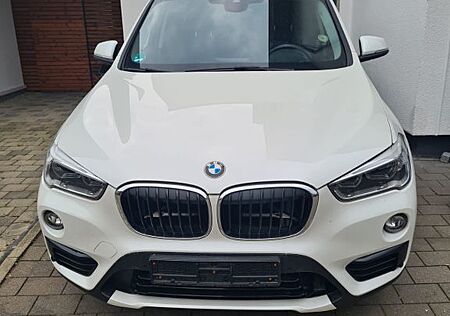 BMW X1 sDrive20i Sport Line Steptronic DCT Sport...