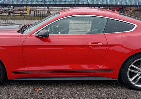 Ford Mustang 2.3 EcoBoost Auto