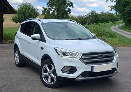 Ford Kuga 2,0 TDCi 4x4 132kW Titanium, AHK, Winterp.,