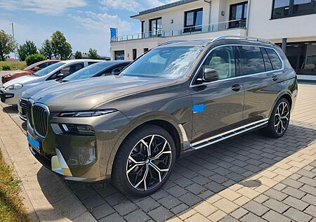 BMW X7 xDrive40i Facelift Modell **Vollausstattung